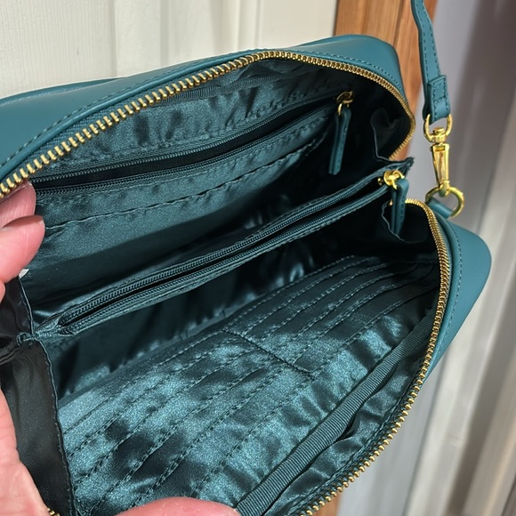 Joy & Iman Crossbody Bag - Picture 8 of 11